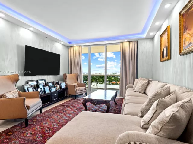 2-bedroom condo for sale in Surfside - 9559 Collins Ave S8-F - MondialRealty