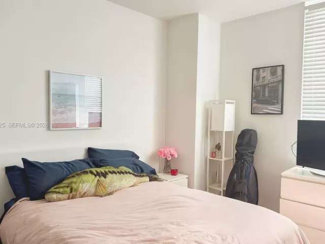 2-bedroom condo for sale in Fort Lauderdale - 511 SE 5th Ave 1408 - MondialRealty