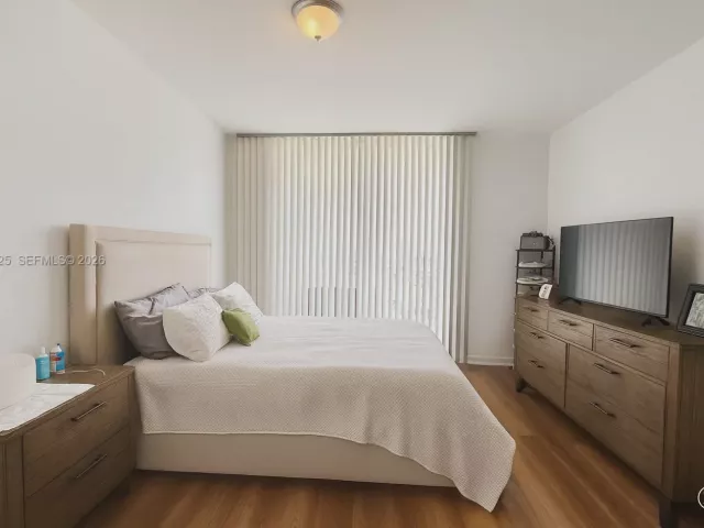 2-bedroom condo for sale in Fort Lauderdale - 511 SE 5th Ave 1408 - MondialRealty