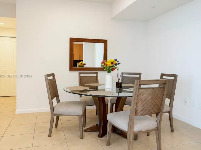 2-bedroom condo for sale in Fort Lauderdale - 511 SE 5th Ave 1408 - MondialRealty