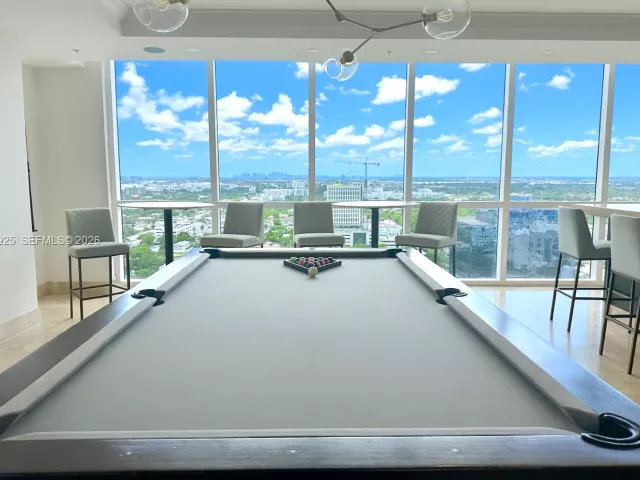 2-bedroom condo for sale in Fort Lauderdale - 511 SE 5th Ave 1408 - MondialRealty