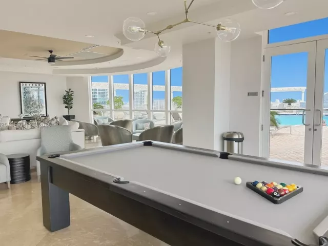 2-bedroom condo for sale in Fort Lauderdale - 511 SE 5th Ave 1408 - MondialRealty