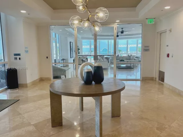 2-bedroom condo for sale in Fort Lauderdale - 511 SE 5th Ave 1408 - MondialRealty