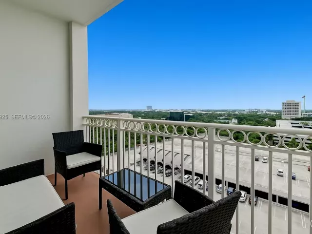 2-bedroom condo for sale in Fort Lauderdale - 511 SE 5th Ave 1408 - MondialRealty