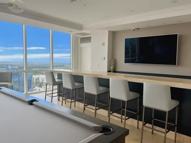 2-bedroom condo for sale in Fort Lauderdale - 511 SE 5th Ave 1408 - MondialRealty