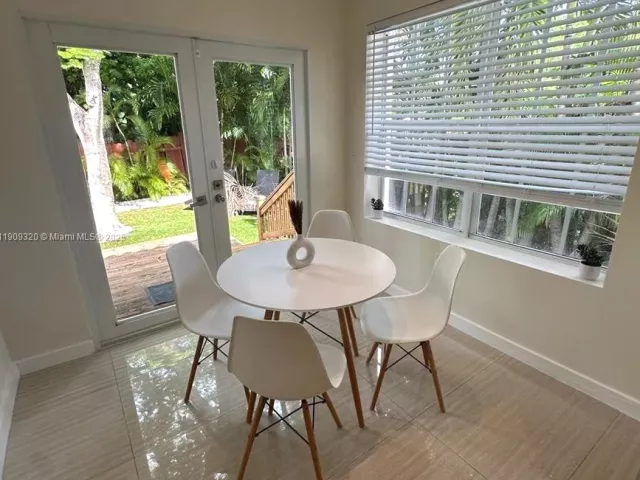 3-bedroom home for rent in Surfside - 9464 Abbott Ave - MondialRealty