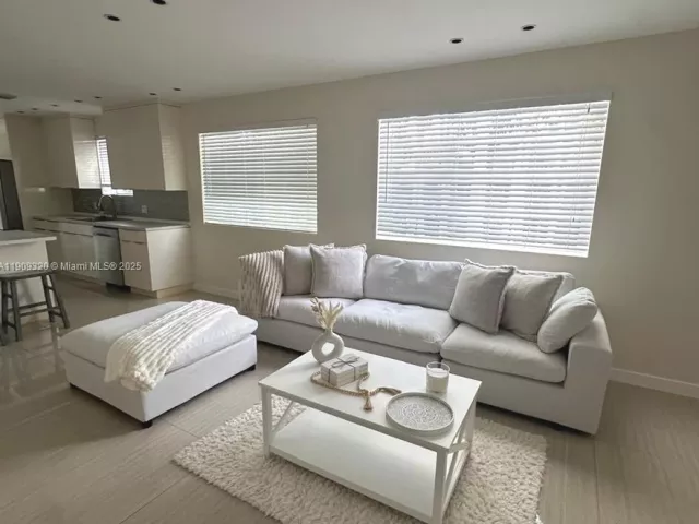 3-bedroom home for rent in Surfside - 9464 Abbott Ave - MondialRealty