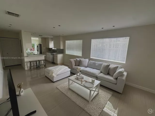 3-bedroom home for rent in Surfside - 9464 Abbott Ave - MondialRealty