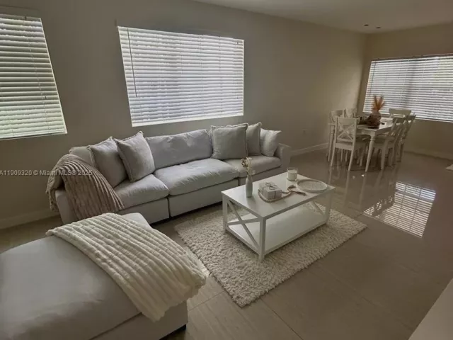 3-bedroom home for rent in Surfside - 9464 Abbott Ave - MondialRealty