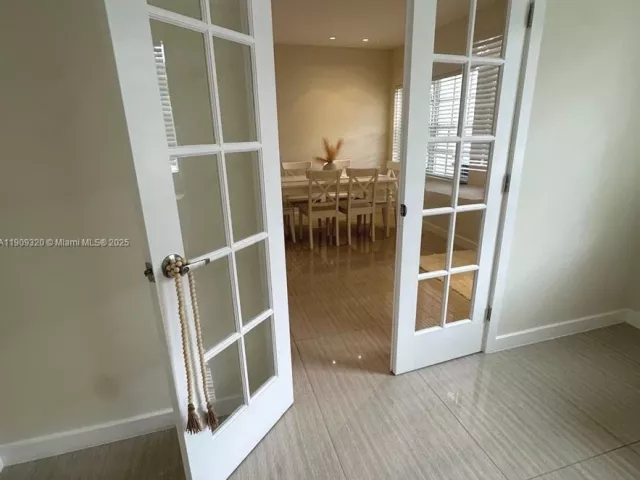 3-bedroom home for rent in Surfside - 9464 Abbott Ave - MondialRealty