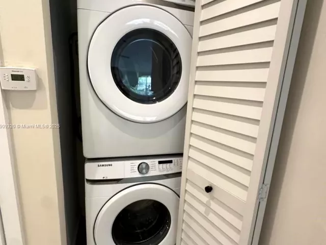 3-bedroom home for rent in Surfside - 9464 Abbott Ave - MondialRealty