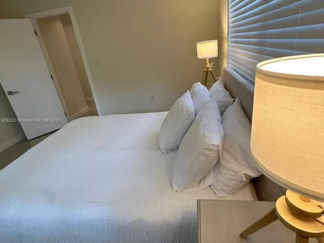 3-bedroom home for rent in Surfside - 9464 Abbott Ave - MondialRealty