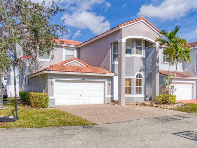 Home for sale at 3839 SW 51st St - photo 7439617