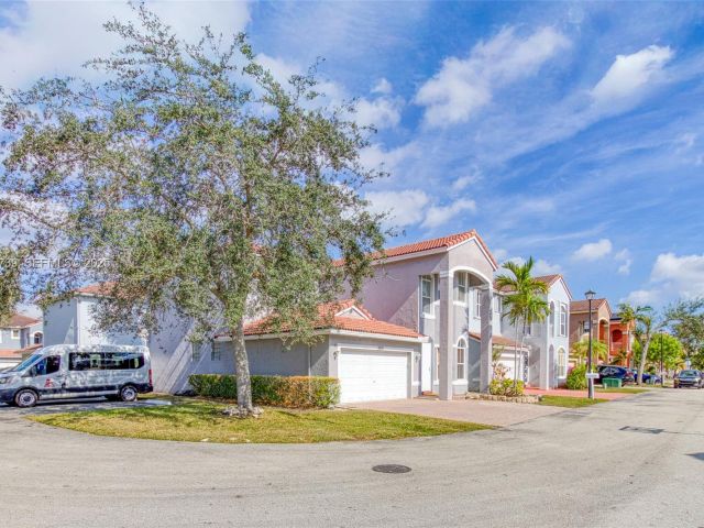 Home for sale at 3839 SW 51st St - photo 7439618