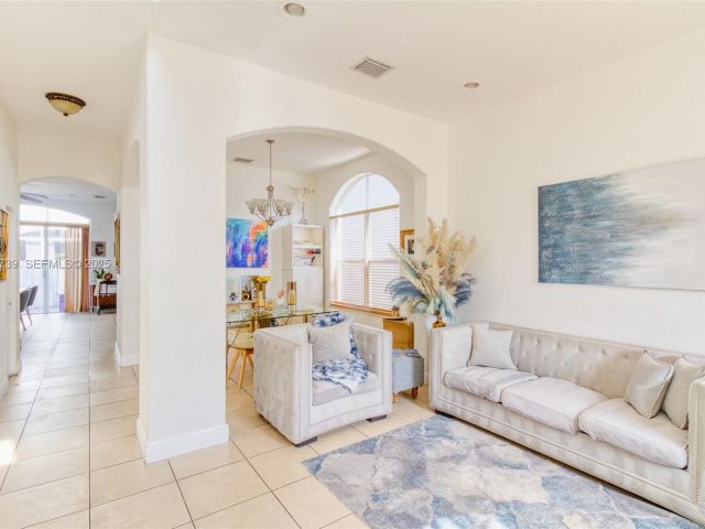 Home for sale at 3839 SW 51st St - photo 7439620