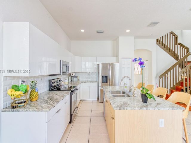 Home for sale at 3839 SW 51st St - photo 7439627