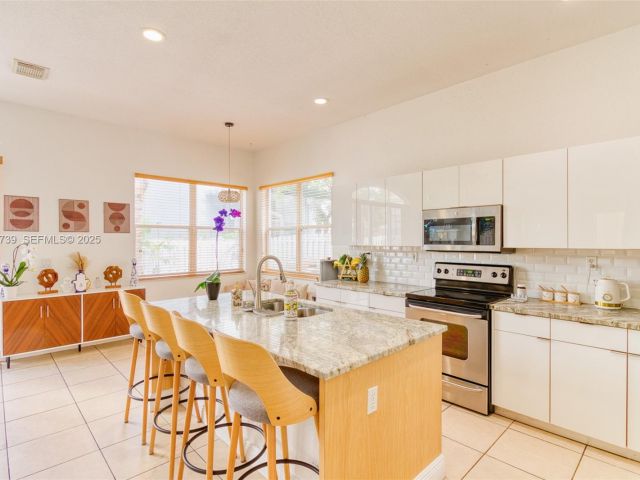 Home for sale at 3839 SW 51st St - photo 7439629