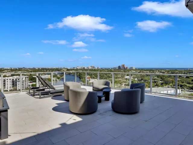 4-bedroom condo for sale in Fort Lauderdale - 1180 N Federal Hwy 1602 - MondialRealty