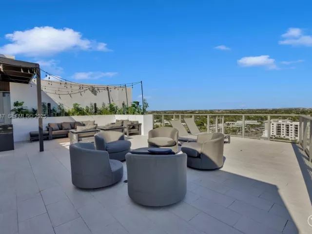 4-bedroom condo for sale in Fort Lauderdale - 1180 N Federal Hwy 1602 - MondialRealty