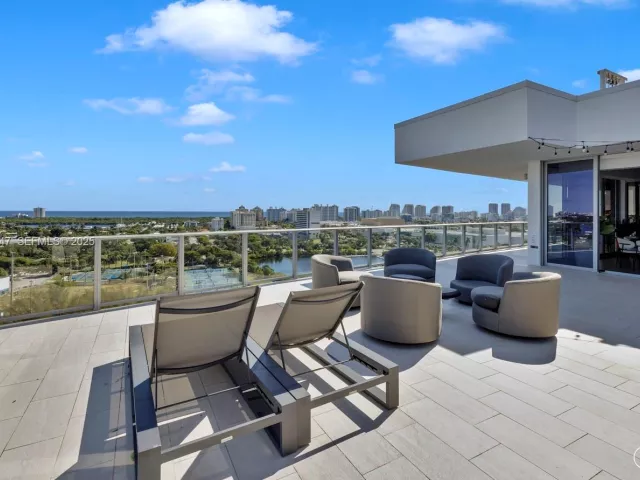 4-bedroom condo for sale in Fort Lauderdale - 1180 N Federal Hwy 1602 - MondialRealty