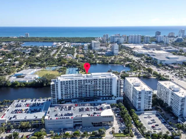 4-bedroom condo for sale in Fort Lauderdale - 1180 N Federal Hwy 1602 - MondialRealty