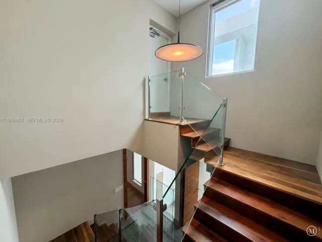 2-bedroom condo for rent in Miami - 92 SW 3rd St PH5213 - MondialRealty