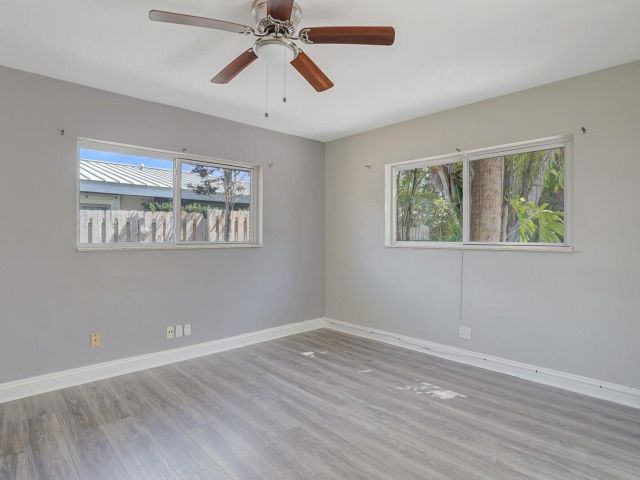 Home for rent at 254 NW 6th Avenue - photo 6754316