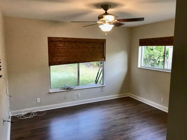 Home for rent at 254 NW 6th Avenue - photo 6754318