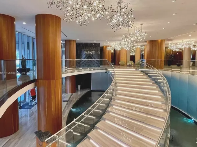 2-bedroom condo for sale in Miami - 488 NE 18th St 1209 - MondialRealty