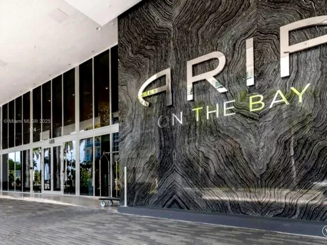 2-bedroom condo for sale in Miami - 488 NE 18th St 1209 - MondialRealty