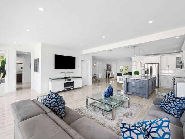 Home for sale at 2331 SE 14th Street - photo 6754958