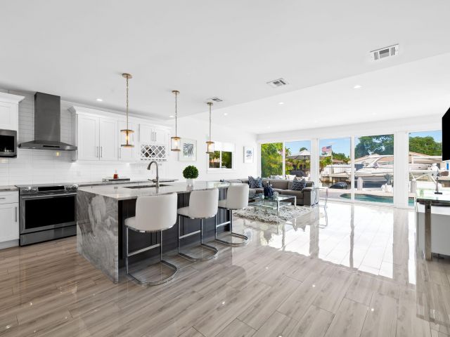 Home for sale at 2331 SE 14th Street - photo 6807794