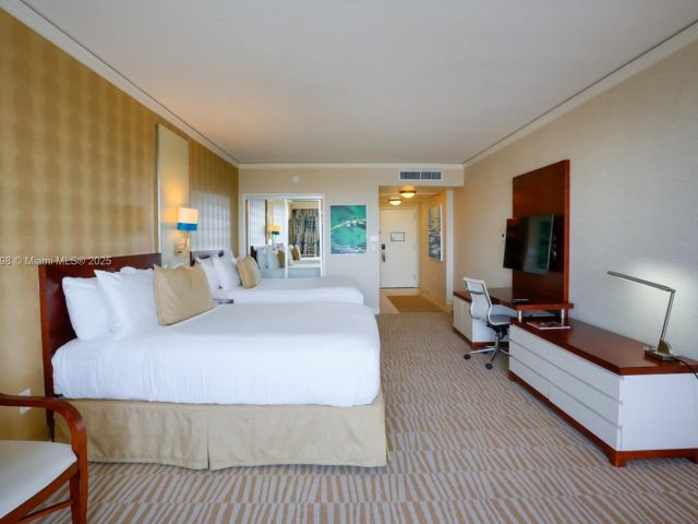 condo for sale in Sunny Isles Beach - 18001 Collins Ave 1118 - MondialRealty