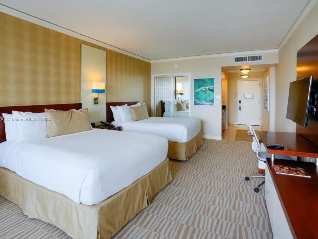 condo for sale in Sunny Isles Beach - 18001 Collins Ave 1118 - MondialRealty