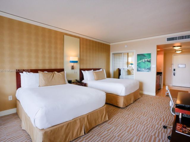 condo for sale in Sunny Isles Beach - 18001 Collins Ave 1118 - MondialRealty