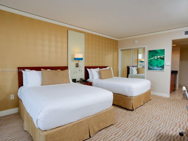 condo for sale in Sunny Isles Beach - 18001 Collins Ave 1118 - MondialRealty