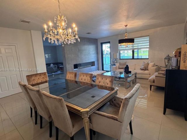 Home for rent at 8850 NW 98th Ct 8850 - photo 7486467