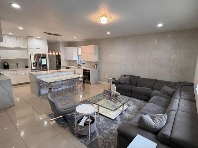 Home for rent at 8850 NW 98th Ct 8850 - photo 7486469