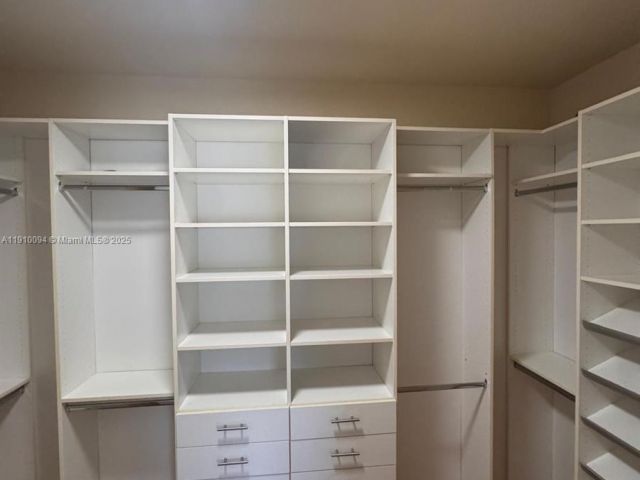 Home for rent at 8850 NW 98th Ct 8850 - photo 7486474