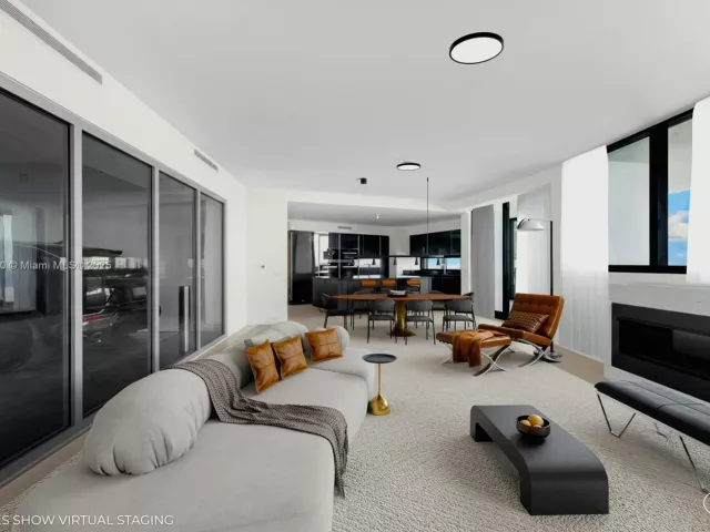 4-bedroom condo for sale in Sunny Isles Beach - 18555 Collins Ave 3205 - MondialRealty