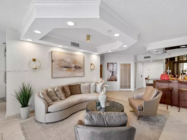 2-bedroom condo for sale in Aventura - 3000 Island Blvd 1904 - MondialRealty