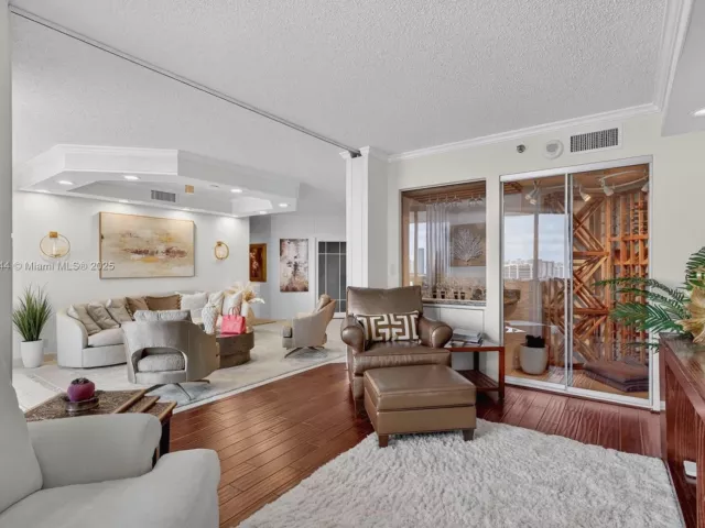 2-bedroom condo for sale in Aventura - 3000 Island Blvd 1904 - MondialRealty