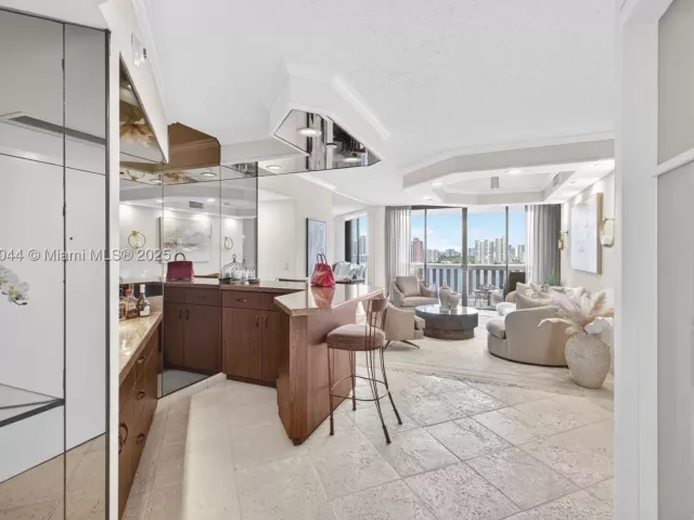 2-bedroom condo for sale in Aventura - 3000 Island Blvd 1904 - MondialRealty