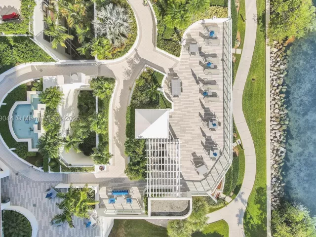 2-bedroom condo for sale in Aventura - 3000 Island Blvd 1904 - MondialRealty