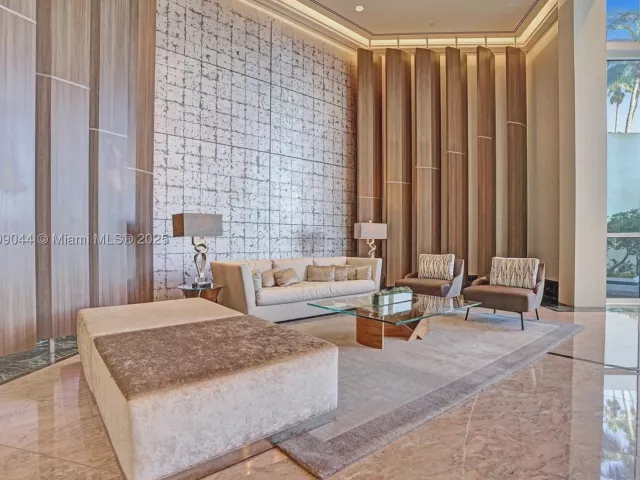 2-bedroom condo for sale in Aventura - 3000 Island Blvd 1904 - MondialRealty