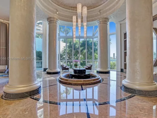 2-bedroom condo for sale in Aventura - 3000 Island Blvd 1904 - MondialRealty