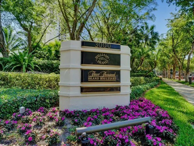2-bedroom condo for sale in Aventura - 3000 Island Blvd 1904 - MondialRealty