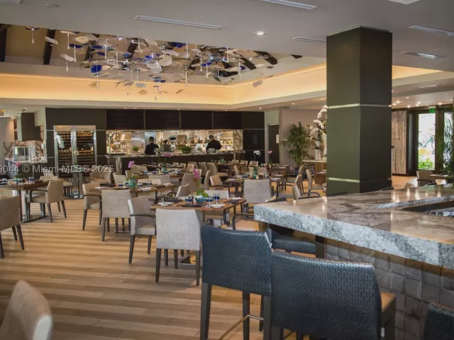 2-bedroom condo for sale in Aventura - 3000 Island Blvd 1904 - MondialRealty