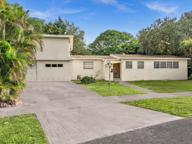 Home for sale at 20035 NE 14th Court - photo 6777166