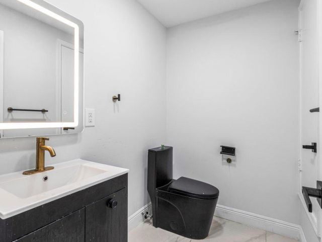 Home for sale at 7748 Travlers Tree Drive - photo 6758642